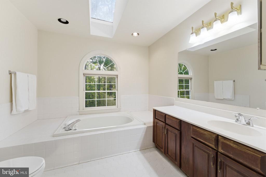 7200 BALDWIN RIDGE RD, WARRENTON, Virginia, 4 Bedrooms Bedrooms, ,3 BathroomsBathrooms,Residential,7200 BALDWIN RIDGE RD,VAFQ2021182 MLS # VAFQ2021182