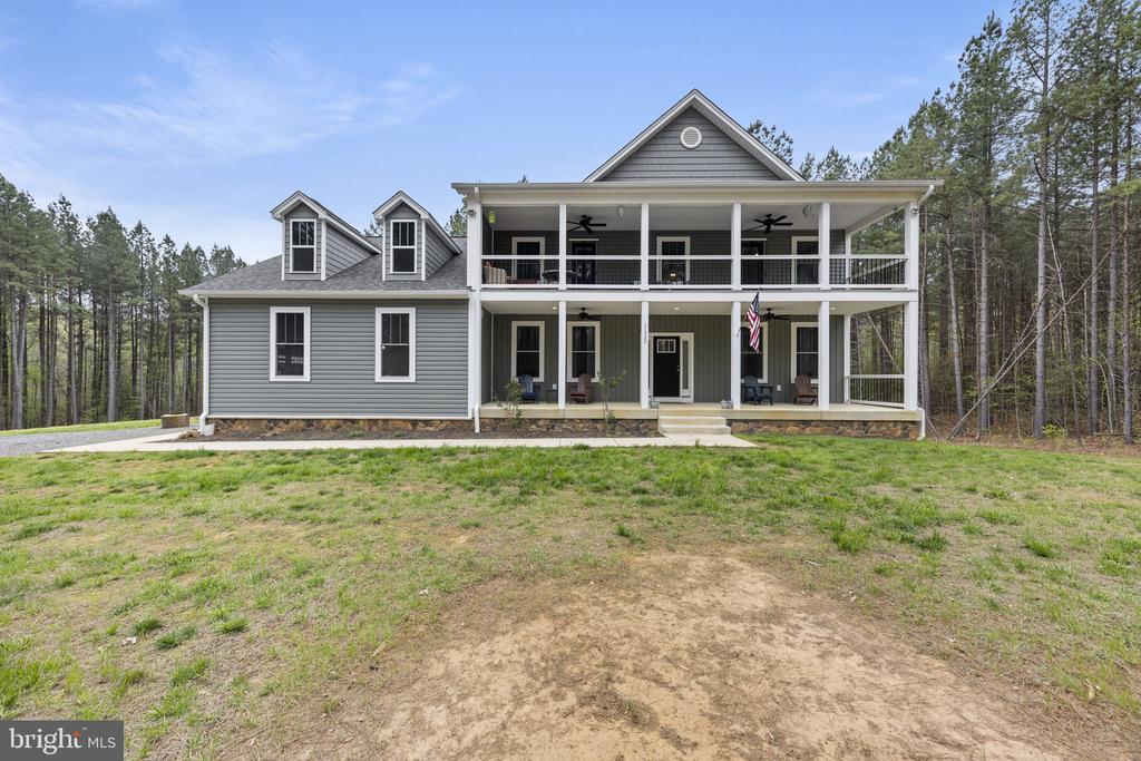 11522 LIGHT LN, SPOTSYLVANIA, Virginia 22551, 4 Bedrooms Bedrooms, ,3 BathroomsBathrooms,Residential,11522 LIGHT LN,VASP2040626 MLS # VASP2040626