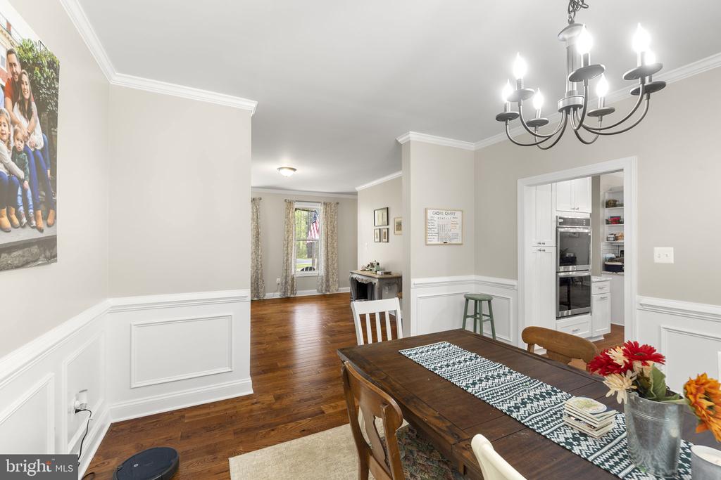 11522 LIGHT LN, SPOTSYLVANIA, Virginia 22551, 4 Bedrooms Bedrooms, ,3 BathroomsBathrooms,Residential,11522 LIGHT LN,VASP2040626 MLS # VASP2040626