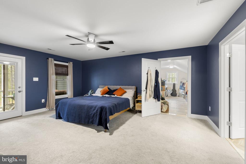 11522 LIGHT LN, SPOTSYLVANIA, Virginia 22551, 4 Bedrooms Bedrooms, ,3 BathroomsBathrooms,Residential,11522 LIGHT LN,VASP2040626 MLS # VASP2040626