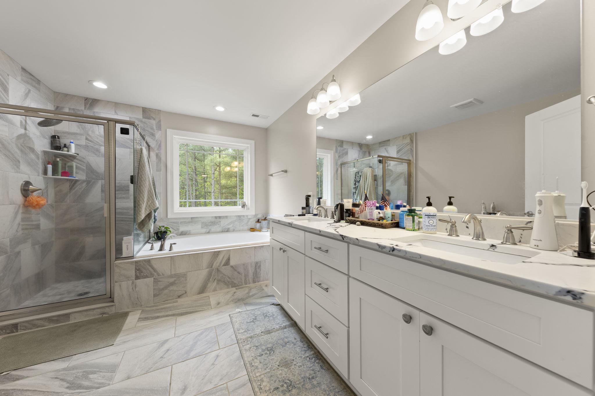 11522 LIGHT LN, SPOTSYLVANIA, Virginia 22551, 4 Bedrooms Bedrooms, ,3 BathroomsBathrooms,Residential,11522 LIGHT LN,VASP2040626 MLS # VASP2040626