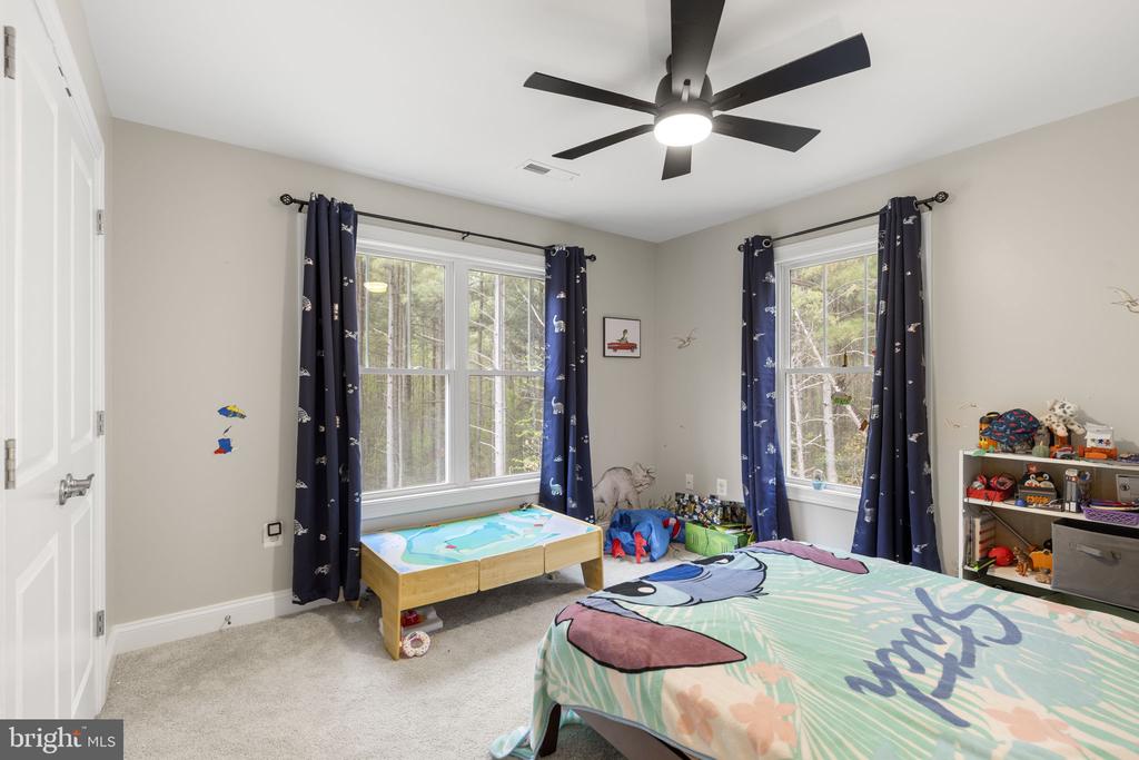 11522 LIGHT LN, SPOTSYLVANIA, Virginia 22551, 4 Bedrooms Bedrooms, ,3 BathroomsBathrooms,Residential,11522 LIGHT LN,VASP2040626 MLS # VASP2040626