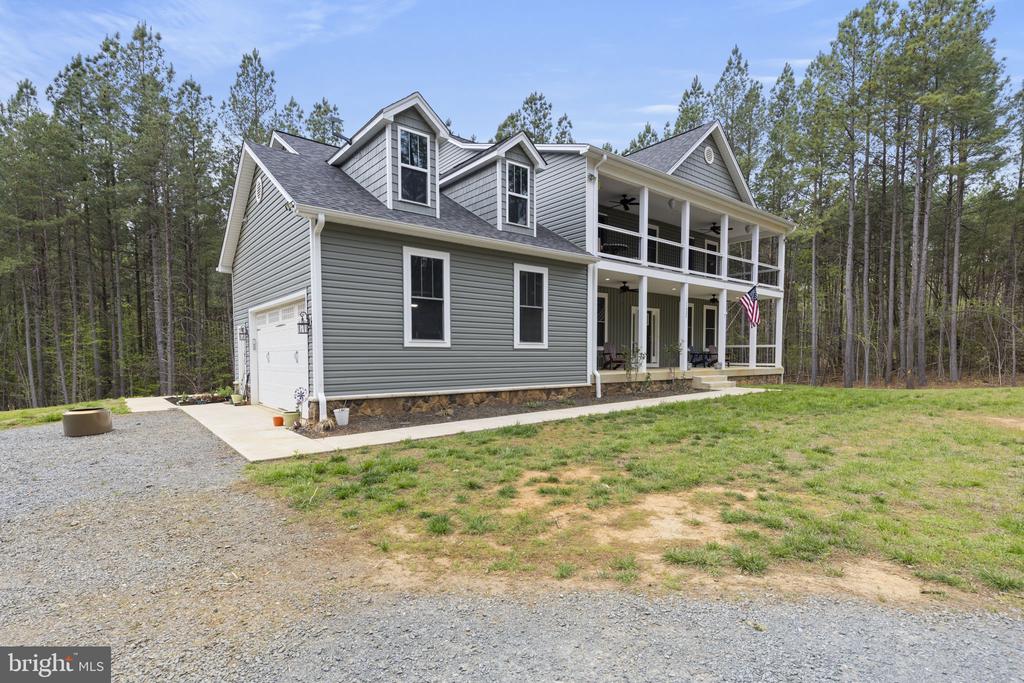 11522 LIGHT LN, SPOTSYLVANIA, Virginia 22551, 4 Bedrooms Bedrooms, ,3 BathroomsBathrooms,Residential,11522 LIGHT LN,VASP2040626 MLS # VASP2040626