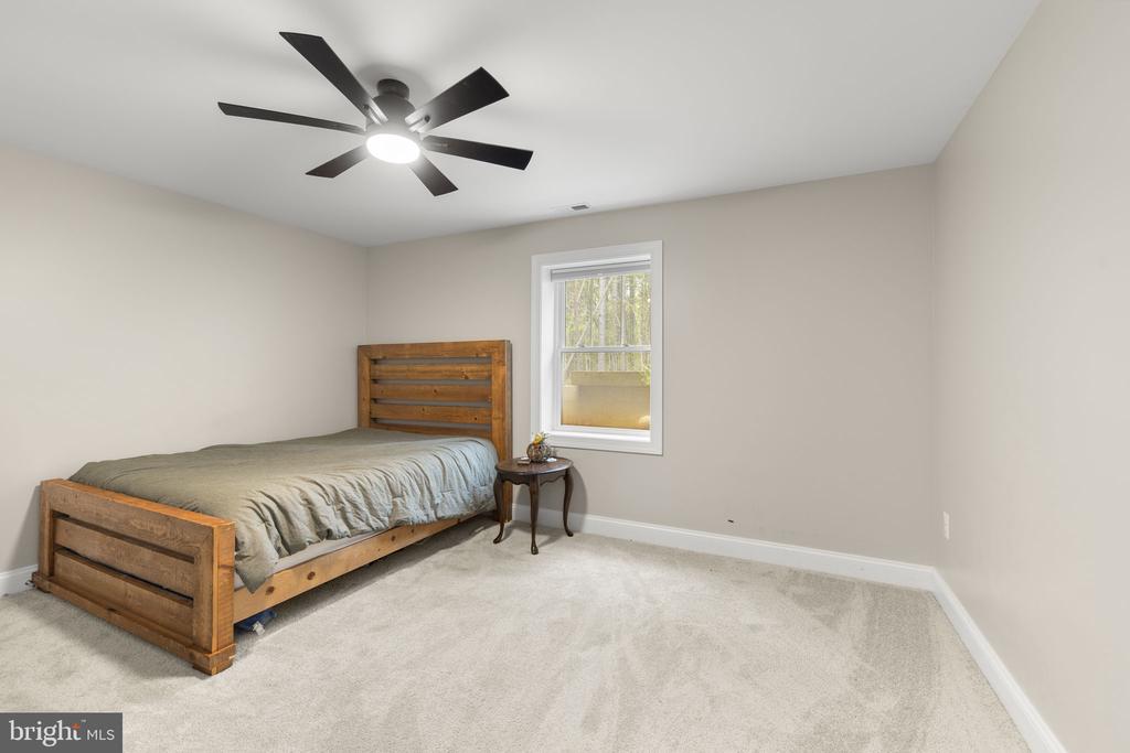 11522 LIGHT LN, SPOTSYLVANIA, Virginia 22551, 4 Bedrooms Bedrooms, ,3 BathroomsBathrooms,Residential,11522 LIGHT LN,VASP2040626 MLS # VASP2040626