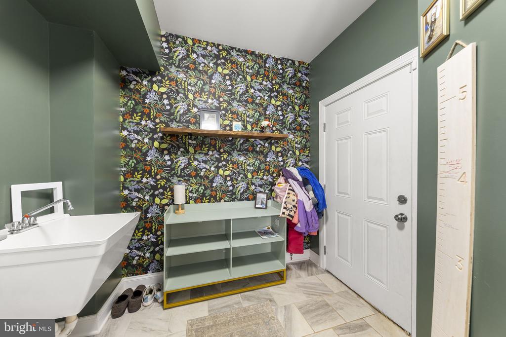 11522 LIGHT LN, SPOTSYLVANIA, Virginia 22551, 4 Bedrooms Bedrooms, ,3 BathroomsBathrooms,Residential,11522 LIGHT LN,VASP2040626 MLS # VASP2040626