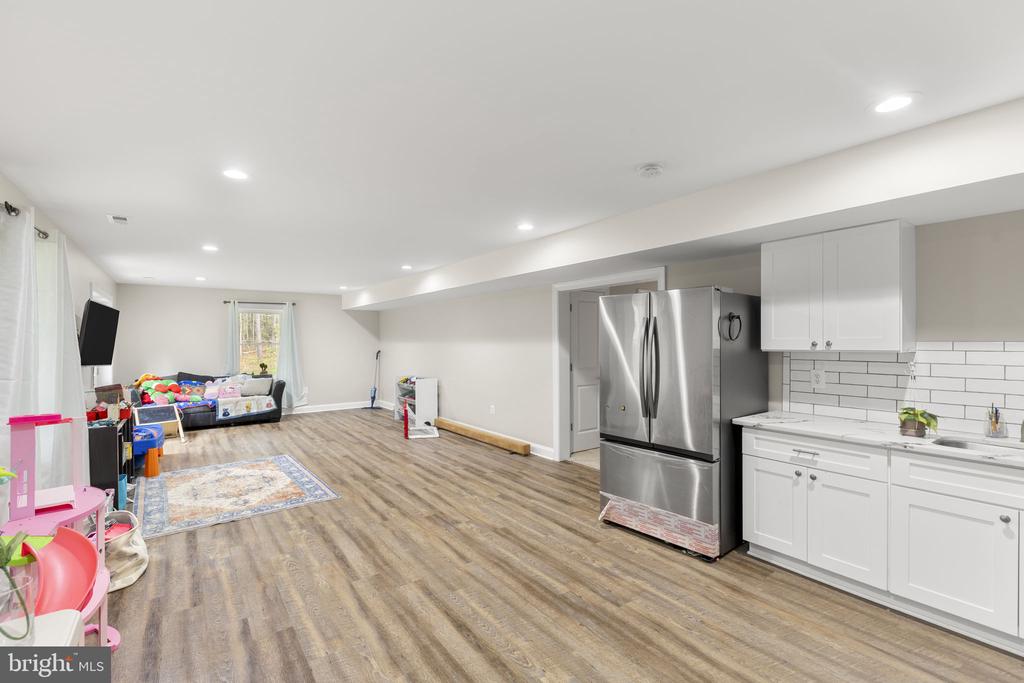 11522 LIGHT LN, SPOTSYLVANIA, Virginia 22551, 4 Bedrooms Bedrooms, ,3 BathroomsBathrooms,Residential,11522 LIGHT LN,VASP2040626 MLS # VASP2040626