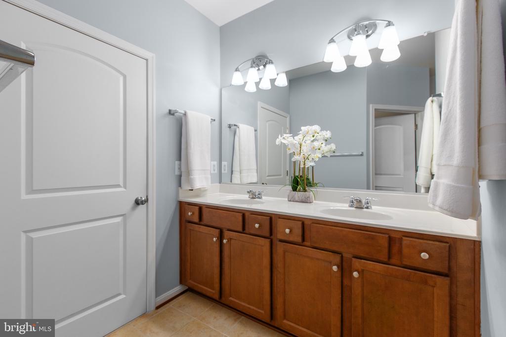 6016 E GREENBRIER RIVER RD, FREDERICKSBURG, Virginia 22407, 3 Bedrooms Bedrooms, ,3 BathroomsBathrooms,Residential,6016 E GREENBRIER RIVER RD,VASP2040942 MLS # VASP2040942