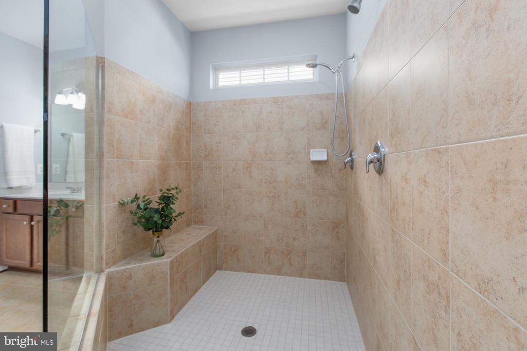 6016 E GREENBRIER RIVER RD, FREDERICKSBURG, Virginia 22407, 3 Bedrooms Bedrooms, ,3 BathroomsBathrooms,Residential,6016 E GREENBRIER RIVER RD,VASP2040942 MLS # VASP2040942