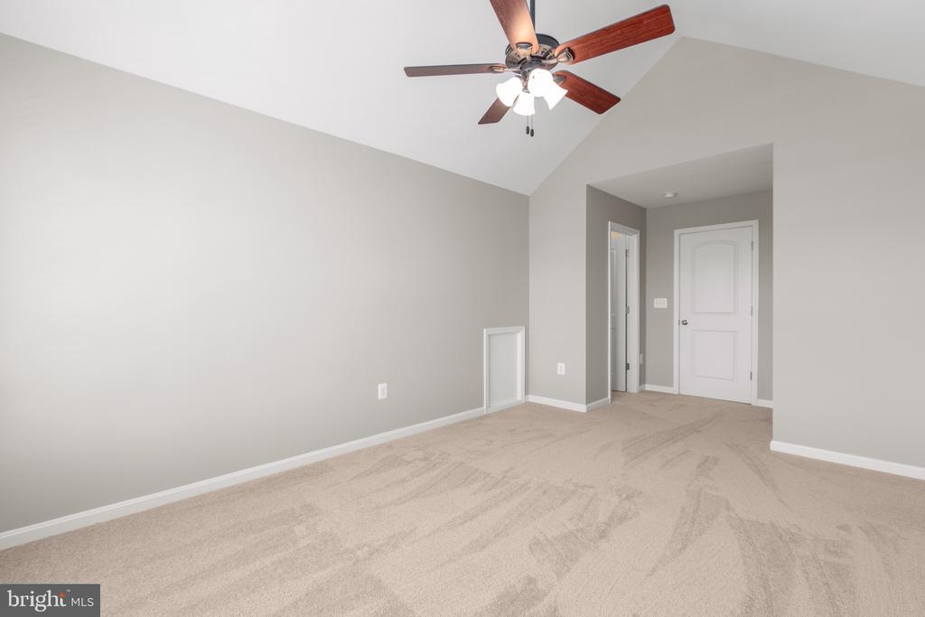 6016 E GREENBRIER RIVER RD, FREDERICKSBURG, Virginia 22407, 3 Bedrooms Bedrooms, ,3 BathroomsBathrooms,Residential,6016 E GREENBRIER RIVER RD,VASP2040942 MLS # VASP2040942