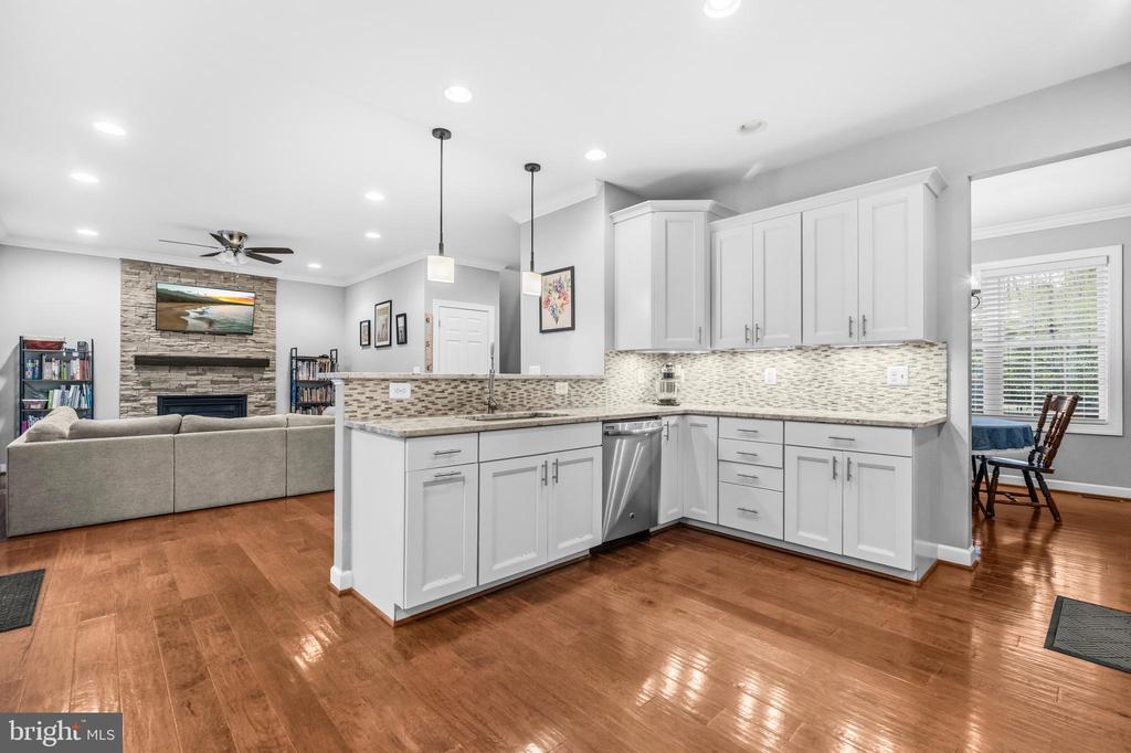 16379 COVEY CIR, AMISSVILLE, Virginia 20106, 5 Bedrooms Bedrooms, ,3 BathroomsBathrooms,Residential,16379 COVEY CIR,VACU2013312 MLS # VACU2013312