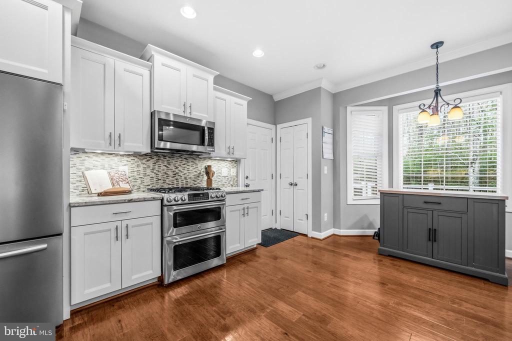 16379 COVEY CIR, AMISSVILLE, Virginia 20106, 5 Bedrooms Bedrooms, ,3 BathroomsBathrooms,Residential,16379 COVEY CIR,VACU2013312 MLS # VACU2013312