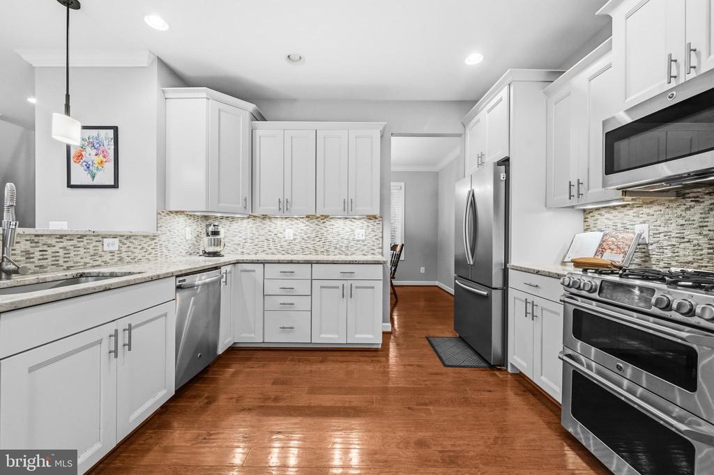 16379 COVEY CIR, AMISSVILLE, Virginia 20106, 5 Bedrooms Bedrooms, ,3 BathroomsBathrooms,Residential,16379 COVEY CIR,VACU2013312 MLS # VACU2013312