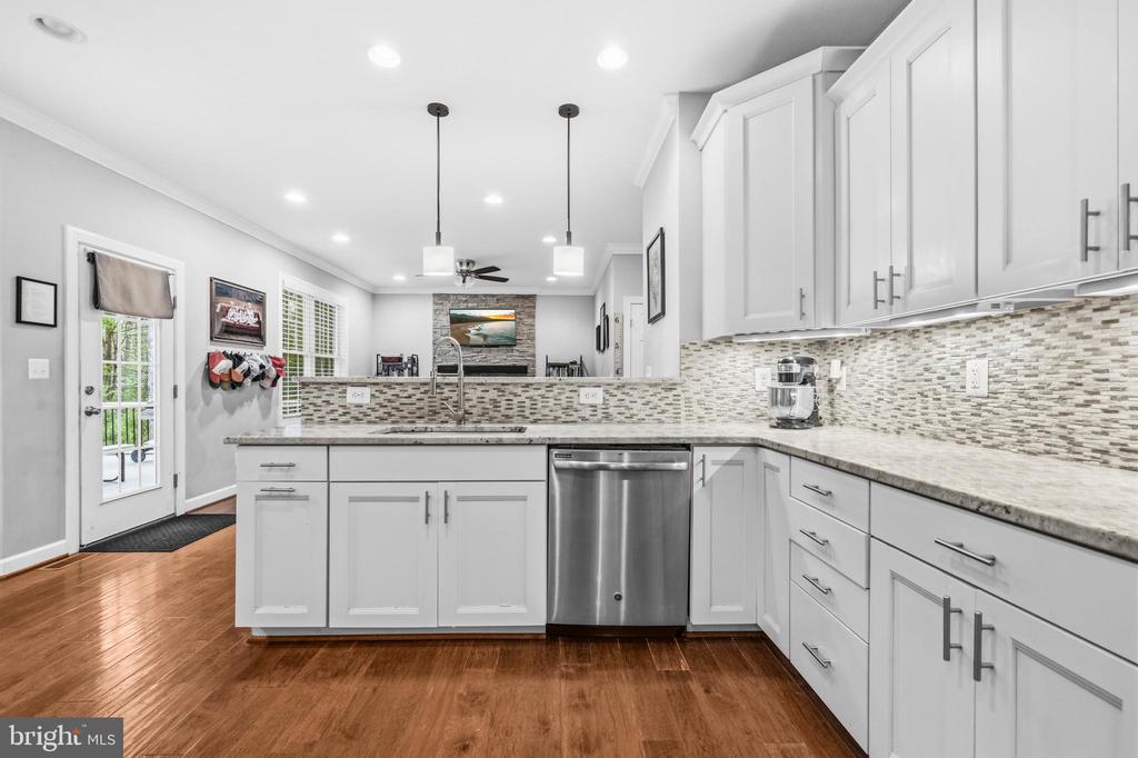 16379 COVEY CIR, AMISSVILLE, Virginia 20106, 5 Bedrooms Bedrooms, ,3 BathroomsBathrooms,Residential,16379 COVEY CIR,VACU2013312 MLS # VACU2013312