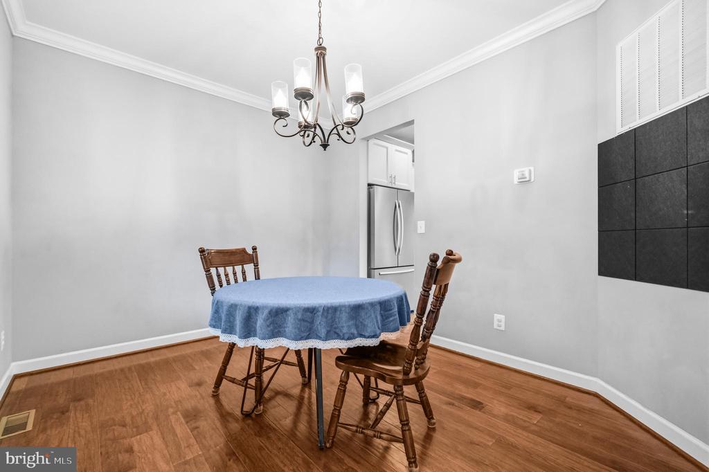 16379 COVEY CIR, AMISSVILLE, Virginia 20106, 5 Bedrooms Bedrooms, ,3 BathroomsBathrooms,Residential,16379 COVEY CIR,VACU2013312 MLS # VACU2013312