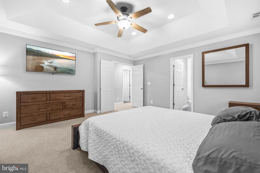 16379 COVEY CIR, AMISSVILLE, Virginia 20106, 5 Bedrooms Bedrooms, ,3 BathroomsBathrooms,Residential,16379 COVEY CIR,VACU2013312 MLS # VACU2013312