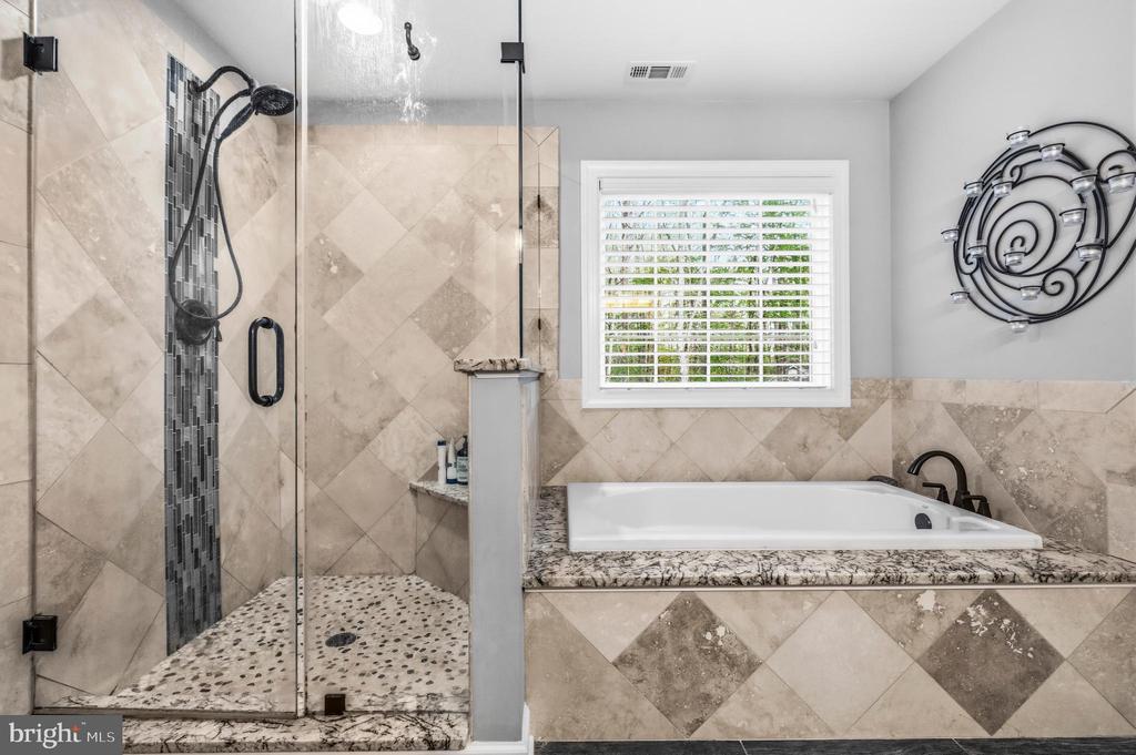 16379 COVEY CIR, AMISSVILLE, Virginia 20106, 5 Bedrooms Bedrooms, ,3 BathroomsBathrooms,Residential,16379 COVEY CIR,VACU2013312 MLS # VACU2013312