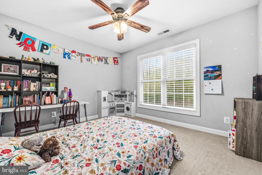 16379 COVEY CIR, AMISSVILLE, Virginia 20106, 5 Bedrooms Bedrooms, ,3 BathroomsBathrooms,Residential,16379 COVEY CIR,VACU2013312 MLS # VACU2013312