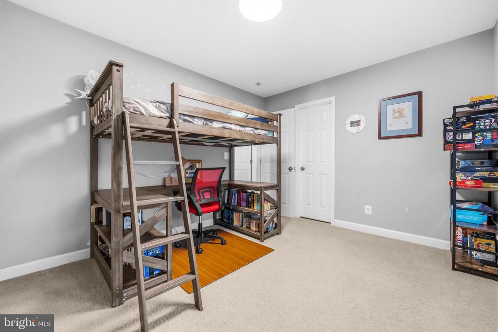 16379 COVEY CIR, AMISSVILLE, Virginia 20106, 5 Bedrooms Bedrooms, ,3 BathroomsBathrooms,Residential,16379 COVEY CIR,VACU2013312 MLS # VACU2013312