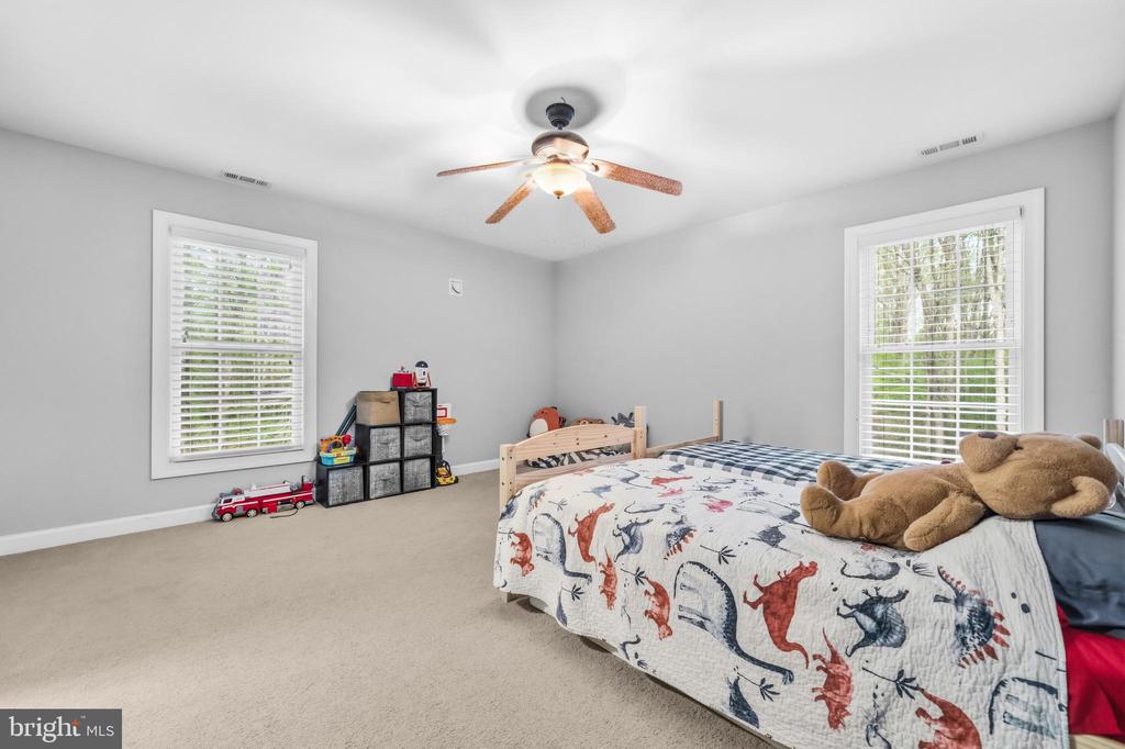 16379 COVEY CIR, AMISSVILLE, Virginia 20106, 5 Bedrooms Bedrooms, ,3 BathroomsBathrooms,Residential,16379 COVEY CIR,VACU2013312 MLS # VACU2013312