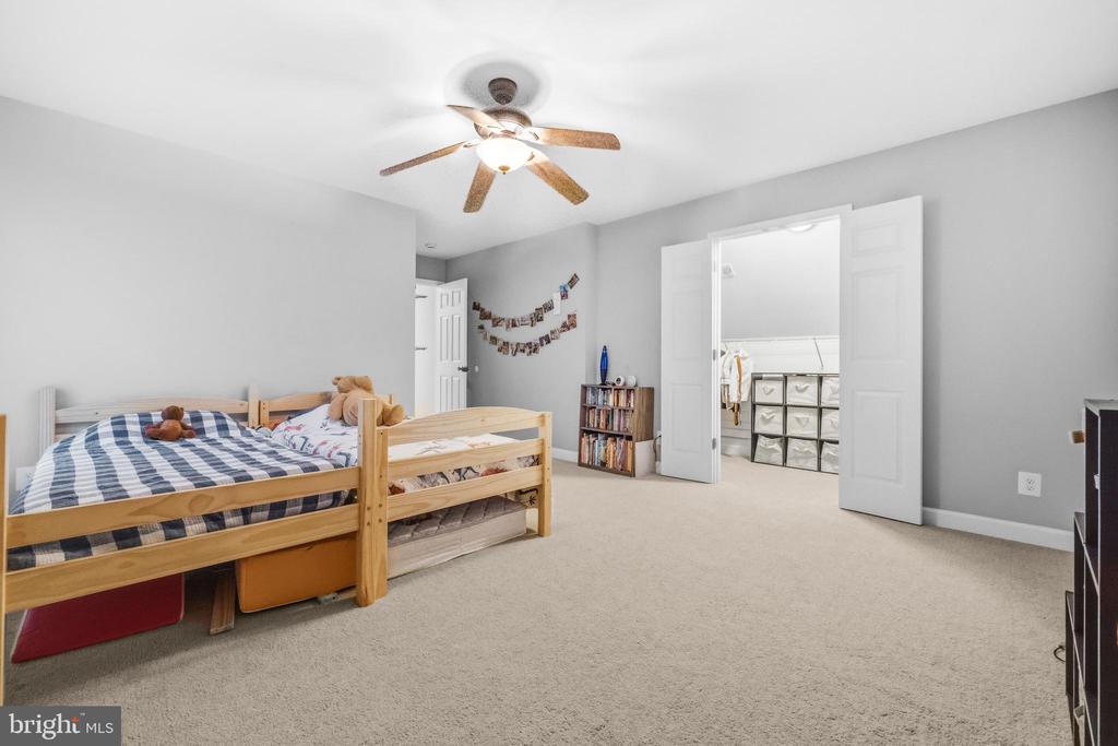 16379 COVEY CIR, AMISSVILLE, Virginia 20106, 5 Bedrooms Bedrooms, ,3 BathroomsBathrooms,Residential,16379 COVEY CIR,VACU2013312 MLS # VACU2013312