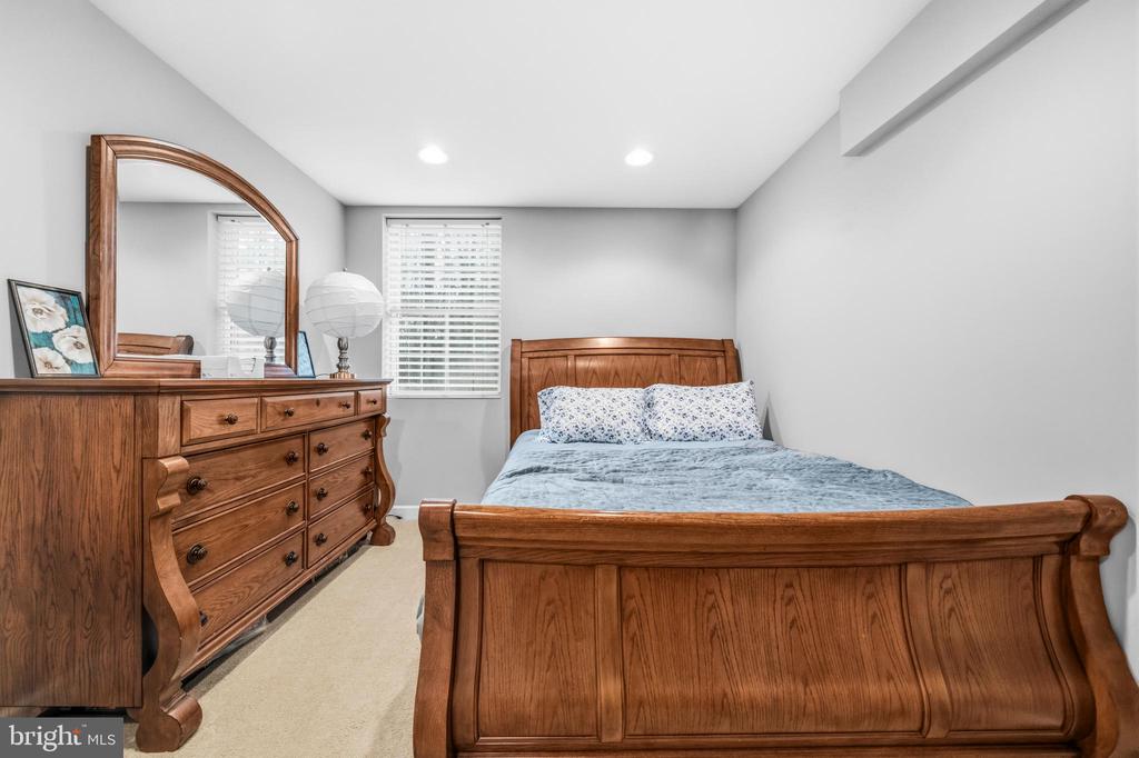 16379 COVEY CIR, AMISSVILLE, Virginia 20106, 5 Bedrooms Bedrooms, ,3 BathroomsBathrooms,Residential,16379 COVEY CIR,VACU2013312 MLS # VACU2013312