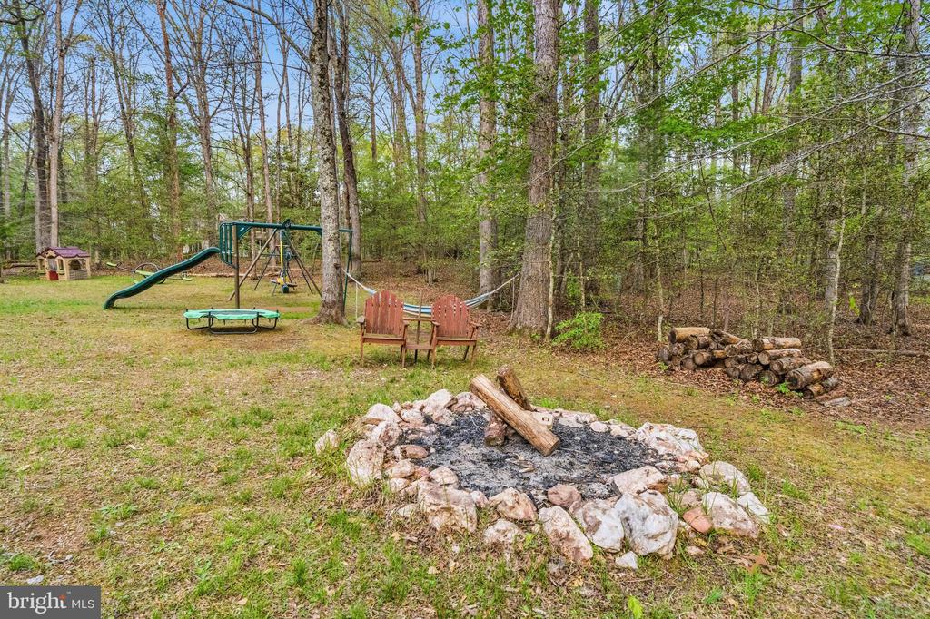 16379 COVEY CIR, AMISSVILLE, Virginia 20106, 5 Bedrooms Bedrooms, ,3 BathroomsBathrooms,Residential,16379 COVEY CIR,VACU2013312 MLS # VACU2013312