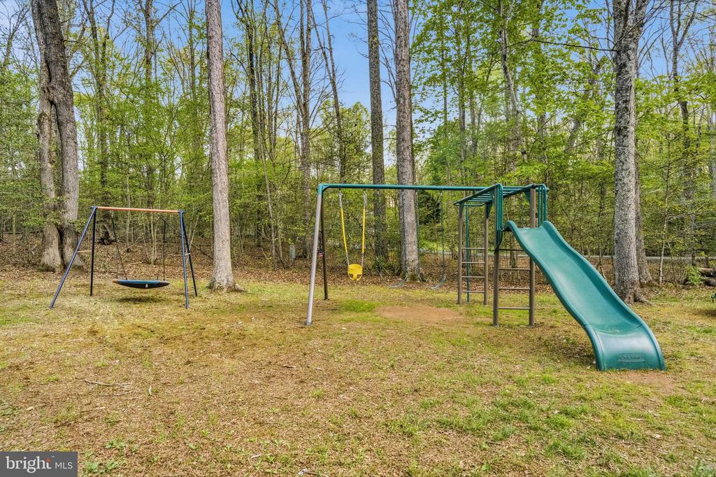 16379 COVEY CIR, AMISSVILLE, Virginia 20106, 5 Bedrooms Bedrooms, ,3 BathroomsBathrooms,Residential,16379 COVEY CIR,VACU2013312 MLS # VACU2013312