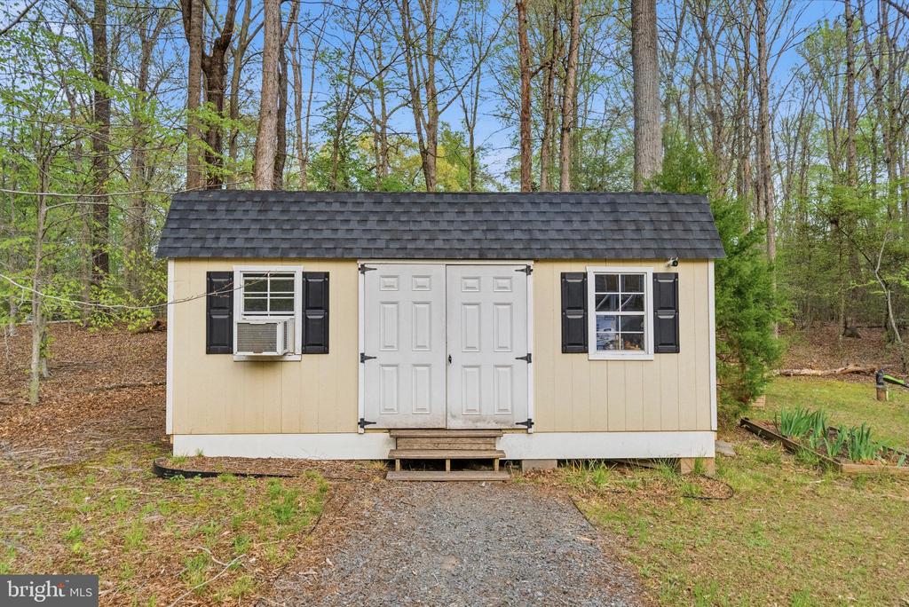 16379 COVEY CIR, AMISSVILLE, Virginia 20106, 5 Bedrooms Bedrooms, ,3 BathroomsBathrooms,Residential,16379 COVEY CIR,VACU2013312 MLS # VACU2013312