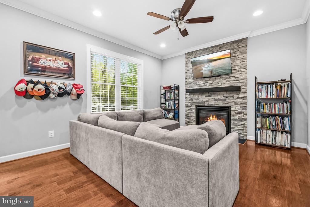 16379 COVEY CIR, AMISSVILLE, Virginia 20106, 5 Bedrooms Bedrooms, ,3 BathroomsBathrooms,Residential,16379 COVEY CIR,VACU2013312 MLS # VACU2013312