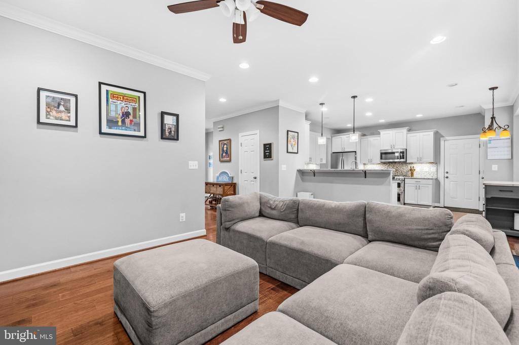 16379 COVEY CIR, AMISSVILLE, Virginia 20106, 5 Bedrooms Bedrooms, ,3 BathroomsBathrooms,Residential,16379 COVEY CIR,VACU2013312 MLS # VACU2013312