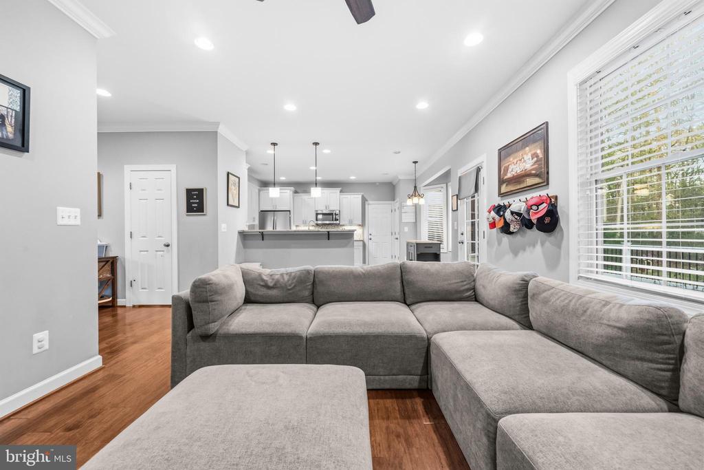 16379 COVEY CIR, AMISSVILLE, Virginia 20106, 5 Bedrooms Bedrooms, ,3 BathroomsBathrooms,Residential,16379 COVEY CIR,VACU2013312 MLS # VACU2013312