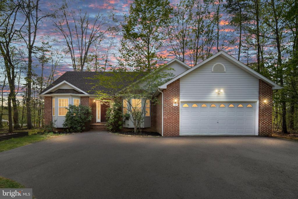 109 CEDAR CT, LOCUST GROVE, Virginia 22508, 3 Bedrooms Bedrooms, ,2 BathroomsBathrooms,Residential,LAKE OF THE WOODS,109 CEDAR CT,VAOR2013838 MLS # VAOR2013838