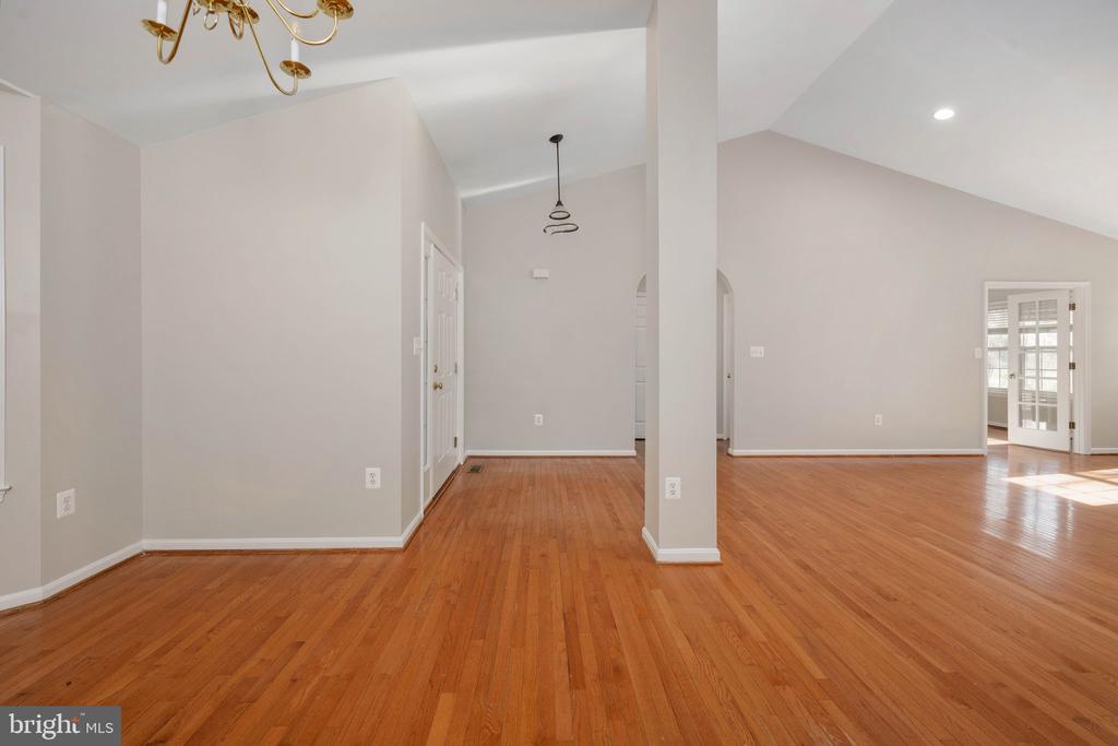 109 CEDAR CT, LOCUST GROVE, Virginia 22508, 3 Bedrooms Bedrooms, ,2 BathroomsBathrooms,Residential,LAKE OF THE WOODS,109 CEDAR CT,VAOR2013838 MLS # VAOR2013838