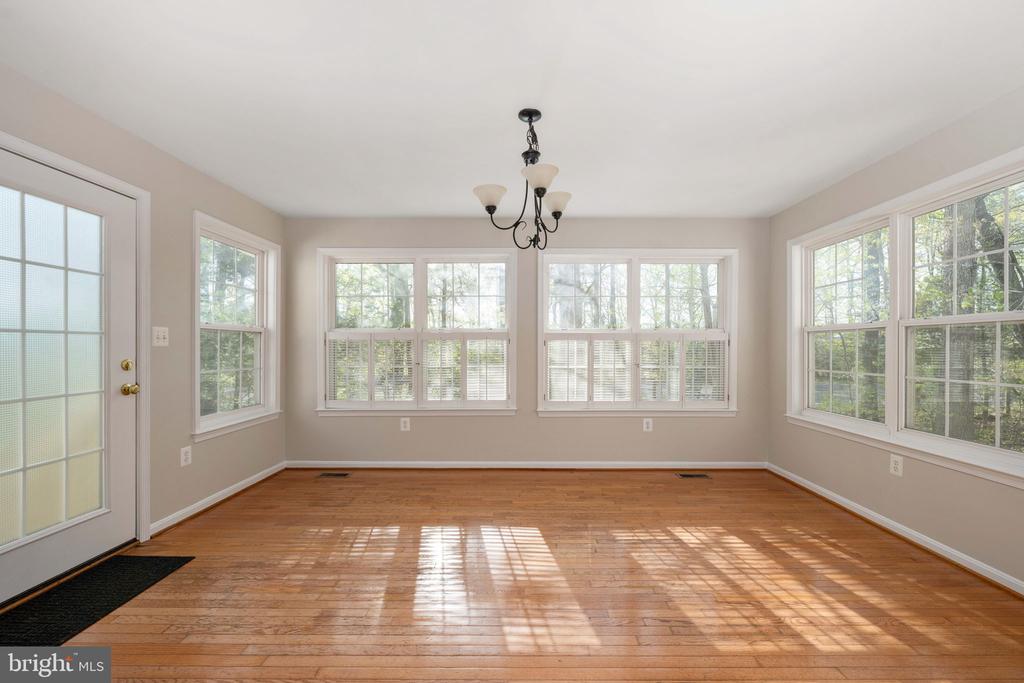 109 CEDAR CT, LOCUST GROVE, Virginia 22508, 3 Bedrooms Bedrooms, ,2 BathroomsBathrooms,Residential,LAKE OF THE WOODS,109 CEDAR CT,VAOR2013838 MLS # VAOR2013838