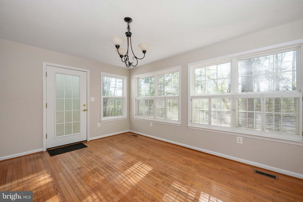 109 CEDAR CT, LOCUST GROVE, Virginia 22508, 3 Bedrooms Bedrooms, ,2 BathroomsBathrooms,Residential,LAKE OF THE WOODS,109 CEDAR CT,VAOR2013838 MLS # VAOR2013838