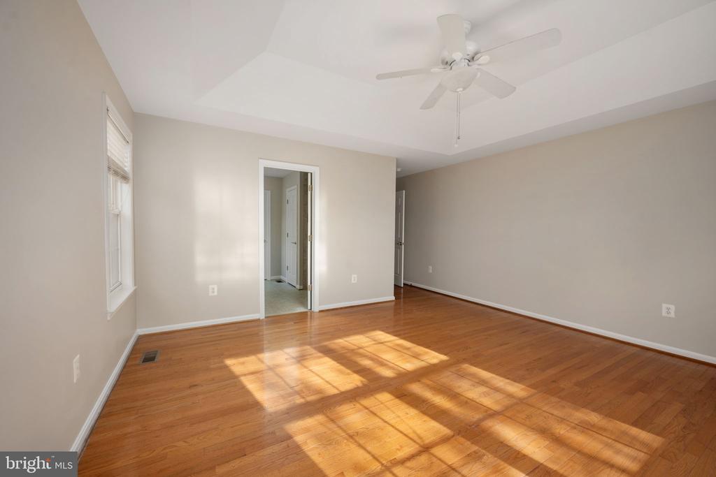 109 CEDAR CT, LOCUST GROVE, Virginia 22508, 3 Bedrooms Bedrooms, ,2 BathroomsBathrooms,Residential,LAKE OF THE WOODS,109 CEDAR CT,VAOR2013838 MLS # VAOR2013838