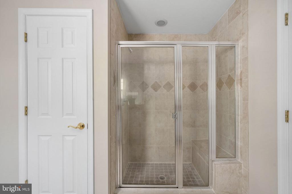 109 CEDAR CT, LOCUST GROVE, Virginia 22508, 3 Bedrooms Bedrooms, ,2 BathroomsBathrooms,Residential,LAKE OF THE WOODS,109 CEDAR CT,VAOR2013838 MLS # VAOR2013838