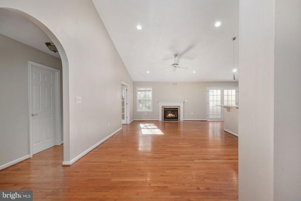 109 CEDAR CT, LOCUST GROVE, Virginia 22508, 3 Bedrooms Bedrooms, ,2 BathroomsBathrooms,Residential,LAKE OF THE WOODS,109 CEDAR CT,VAOR2013838 MLS # VAOR2013838