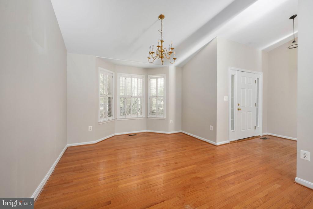 109 CEDAR CT, LOCUST GROVE, Virginia 22508, 3 Bedrooms Bedrooms, ,2 BathroomsBathrooms,Residential,LAKE OF THE WOODS,109 CEDAR CT,VAOR2013838 MLS # VAOR2013838