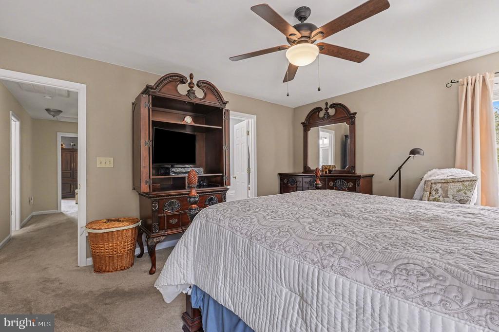 10612 CRESTWOOD DR, SPOTSYLVANIA, Virginia 22553, 4 Bedrooms Bedrooms, ,3 BathroomsBathrooms,Residential,10612 CRESTWOOD DR,VASP2040870 MLS # VASP2040870