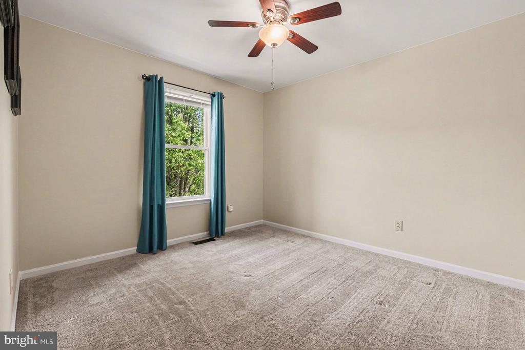 10612 CRESTWOOD DR, SPOTSYLVANIA, Virginia 22553, 4 Bedrooms Bedrooms, ,3 BathroomsBathrooms,Residential,10612 CRESTWOOD DR,VASP2040870 MLS # VASP2040870