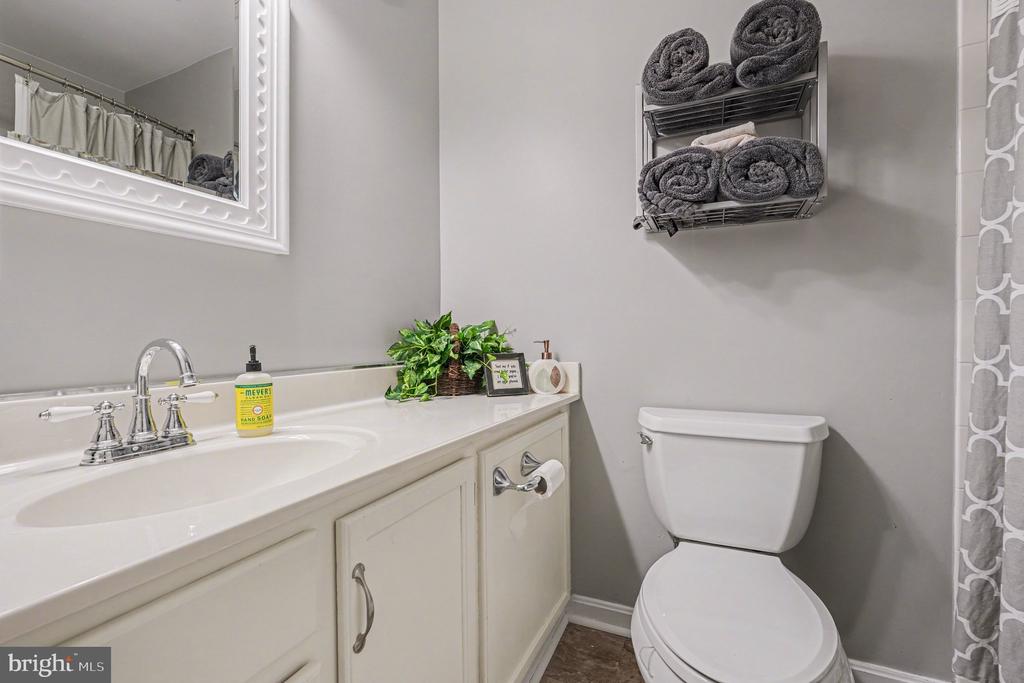 10612 CRESTWOOD DR, SPOTSYLVANIA, Virginia 22553, 4 Bedrooms Bedrooms, ,3 BathroomsBathrooms,Residential,10612 CRESTWOOD DR,VASP2040870 MLS # VASP2040870