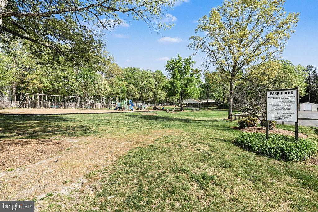 10612 CRESTWOOD DR, SPOTSYLVANIA, Virginia 22553, 4 Bedrooms Bedrooms, ,3 BathroomsBathrooms,Residential,10612 CRESTWOOD DR,VASP2040870 MLS # VASP2040870