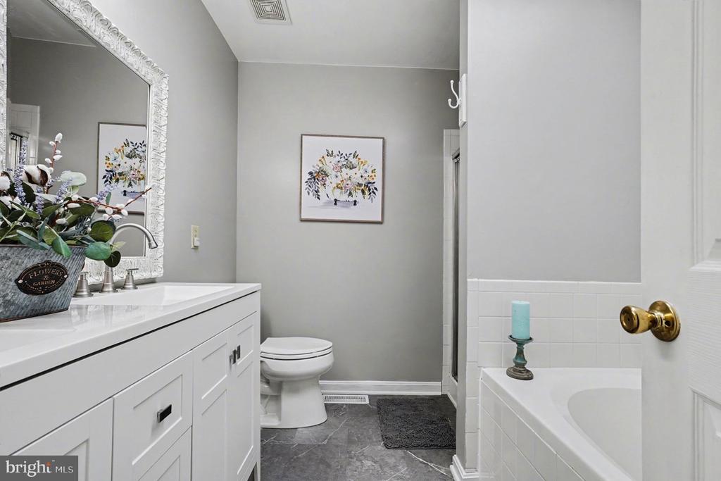 10612 CRESTWOOD DR, SPOTSYLVANIA, Virginia 22553, 4 Bedrooms Bedrooms, ,3 BathroomsBathrooms,Residential,10612 CRESTWOOD DR,VASP2040870 MLS # VASP2040870