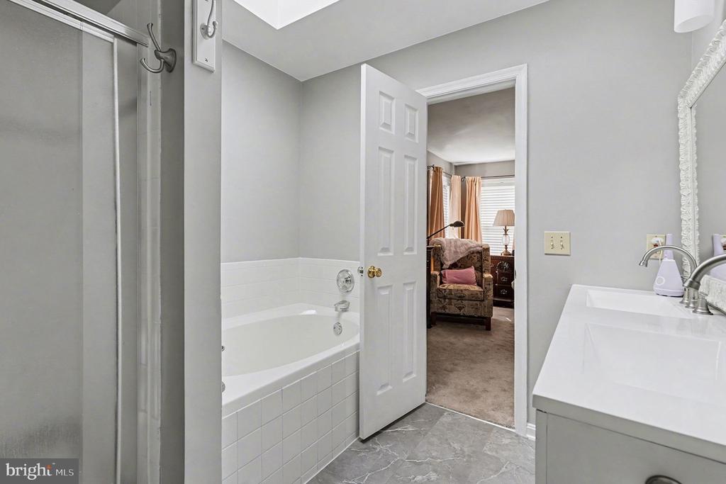 10612 CRESTWOOD DR, SPOTSYLVANIA, Virginia 22553, 4 Bedrooms Bedrooms, ,3 BathroomsBathrooms,Residential,10612 CRESTWOOD DR,VASP2040870 MLS # VASP2040870