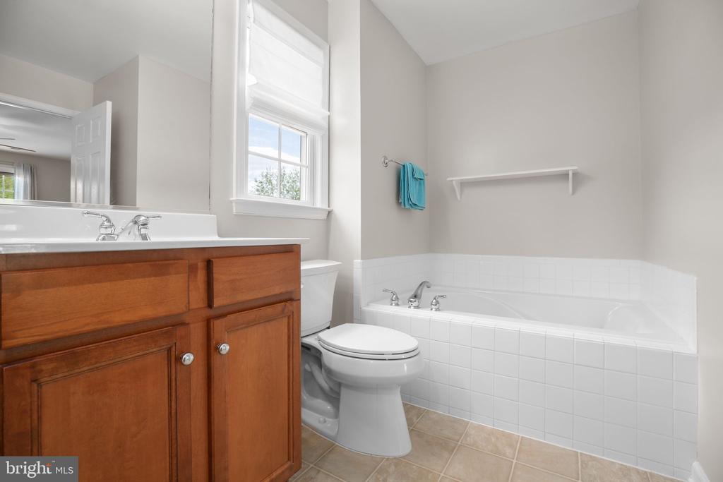 19313 WINDSONG CT, CULPEPER, Virginia 22701, 3 Bedrooms Bedrooms, ,2 BathroomsBathrooms,Residential,19313 WINDSONG CT,VACU2013272 MLS # VACU2013272