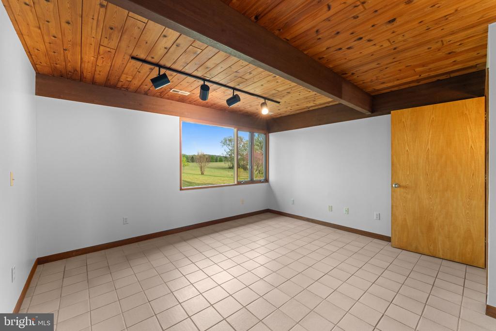 219 TIGER VALLEY RD, WASHINGTON, Virginia, 5 Bedrooms Bedrooms, ,3 BathroomsBathrooms,Residential,219 TIGER VALLEY RD,VARP2002576 MLS # VARP2002576