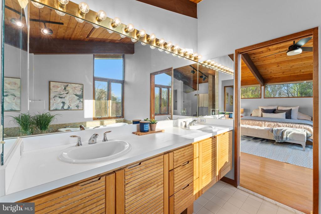 219 TIGER VALLEY RD, WASHINGTON, Virginia, 5 Bedrooms Bedrooms, ,3 BathroomsBathrooms,Residential,219 TIGER VALLEY RD,VARP2002576 MLS # VARP2002576