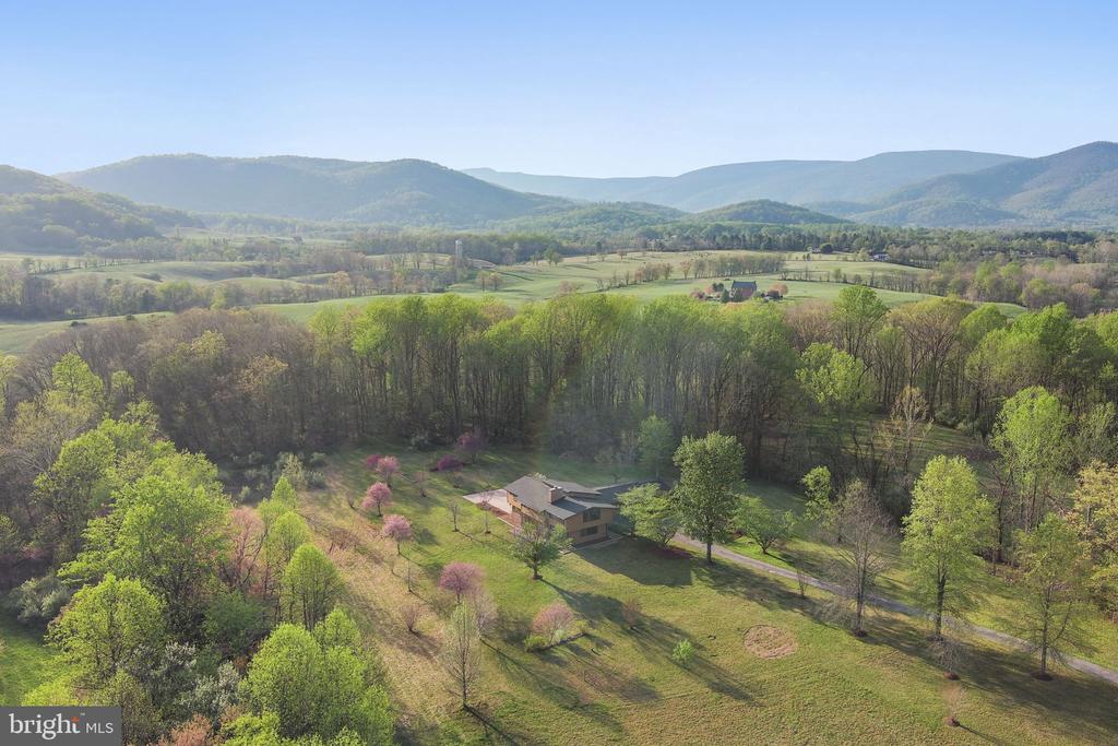 219 TIGER VALLEY RD, WASHINGTON, Virginia, 5 Bedrooms Bedrooms, ,3 BathroomsBathrooms,Residential,219 TIGER VALLEY RD,VARP2002576 MLS # VARP2002576