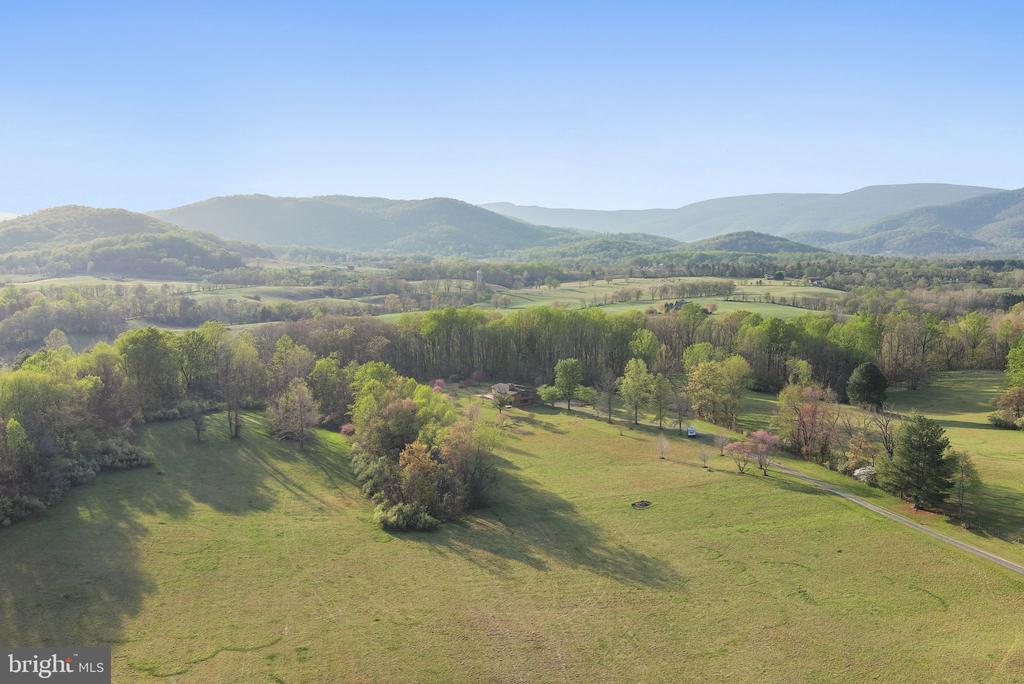 219 TIGER VALLEY RD, WASHINGTON, Virginia, 5 Bedrooms Bedrooms, ,3 BathroomsBathrooms,Residential,219 TIGER VALLEY RD,VARP2002576 MLS # VARP2002576